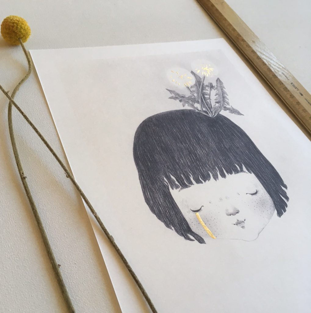 seforapons-graphite-goldleaf-symbiosis-dandelion-girl-print-tanpopochan3
