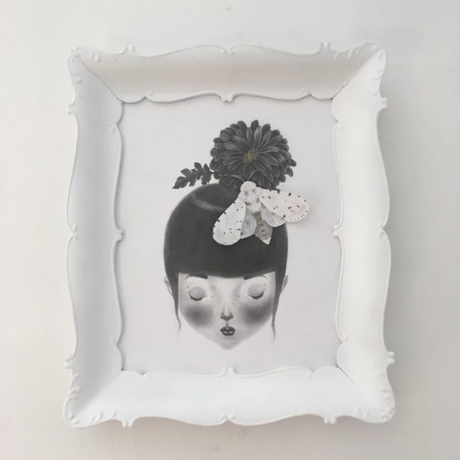 seforapons-falena bianca- graphite-embroidery